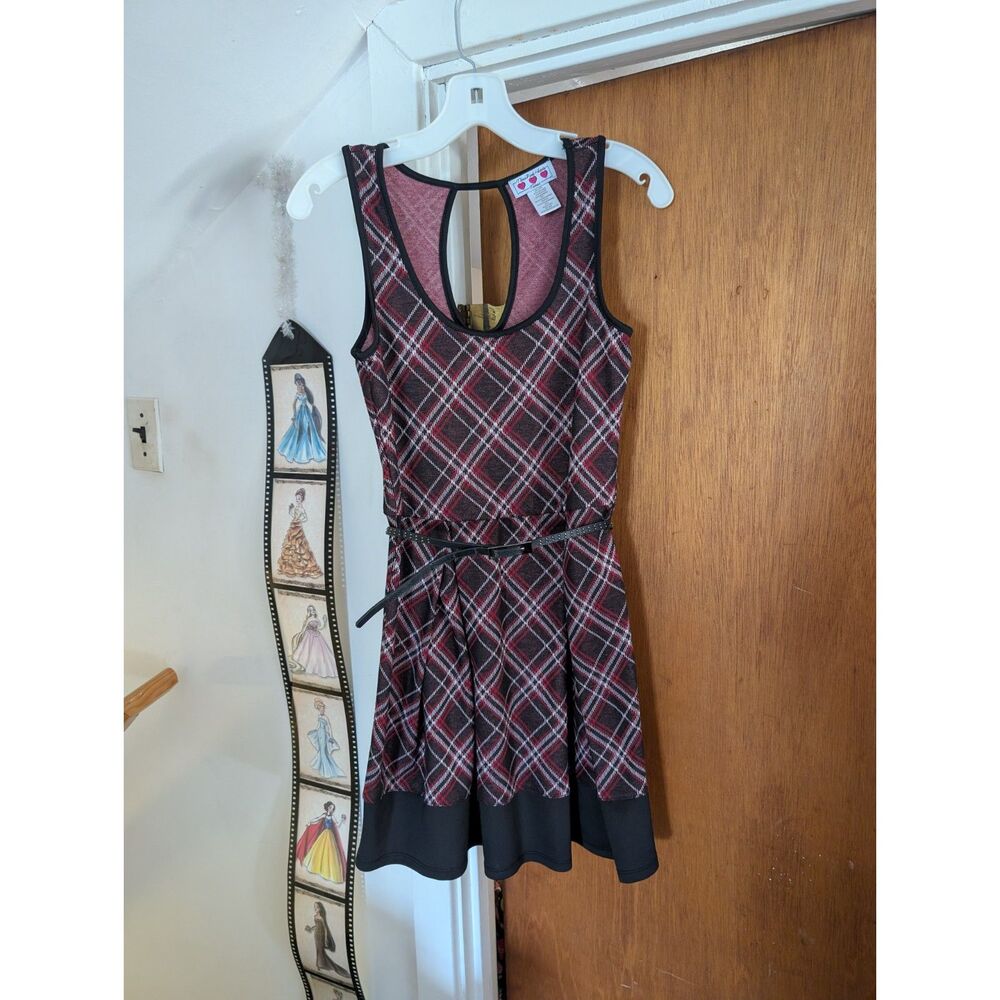 RED WHITE BLACK PLAID PATTERN BELTED DRESS SIZE SMALL